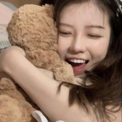 红衣小女孩